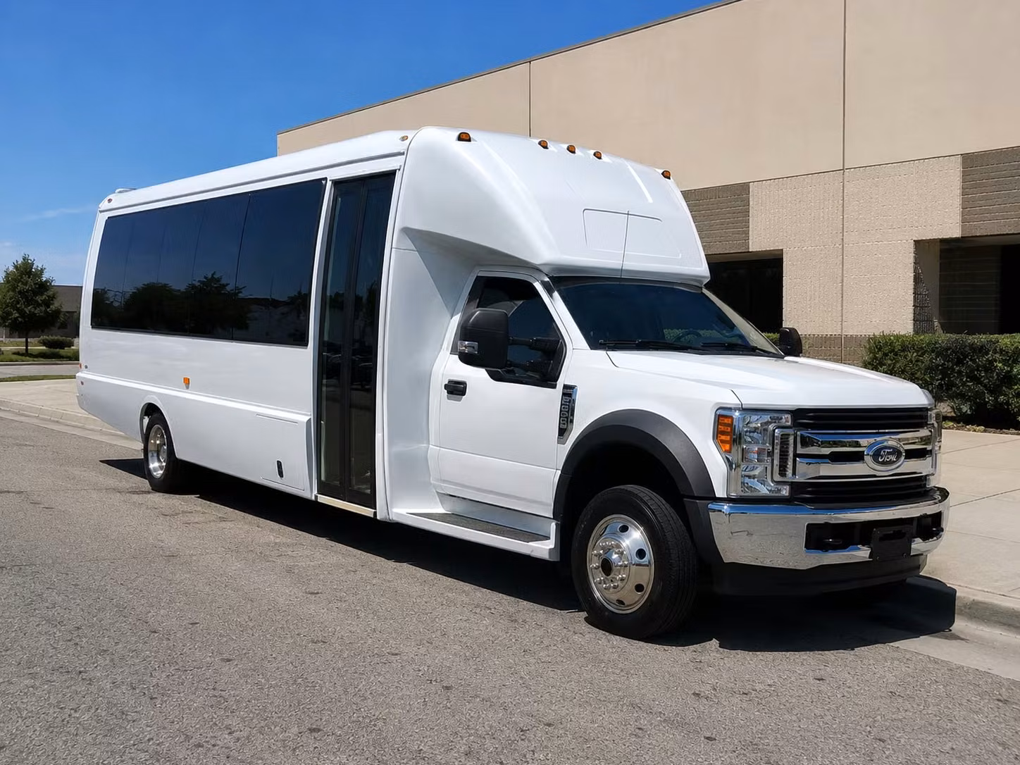 minibus rentals for smaller pflugerville prom squads